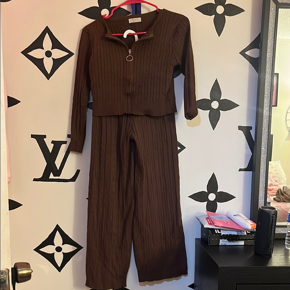 Chic Brown Knit Jumpsuit with High-Waisted Flare